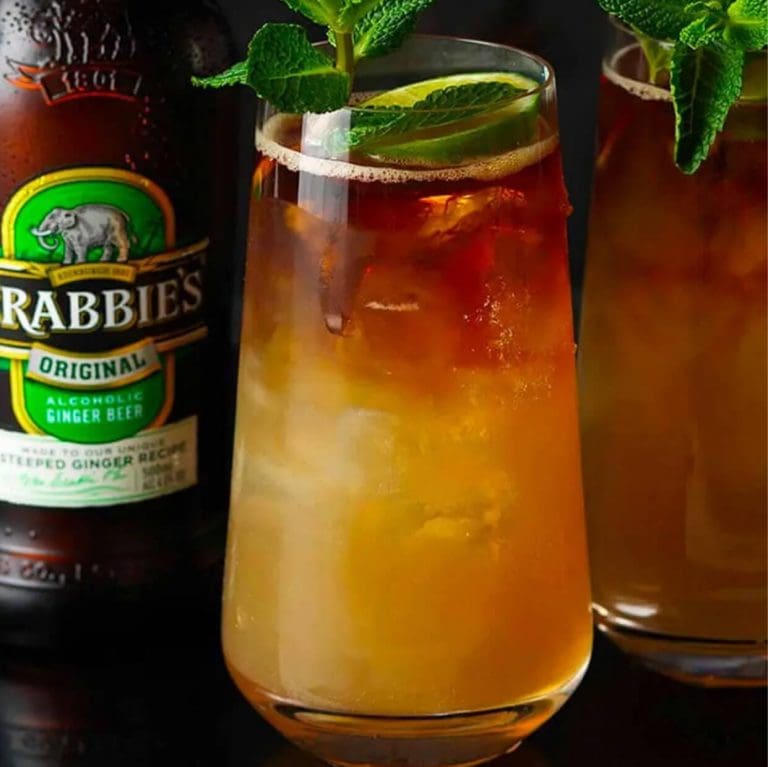Crabbies Dark and Stormy Cocktail